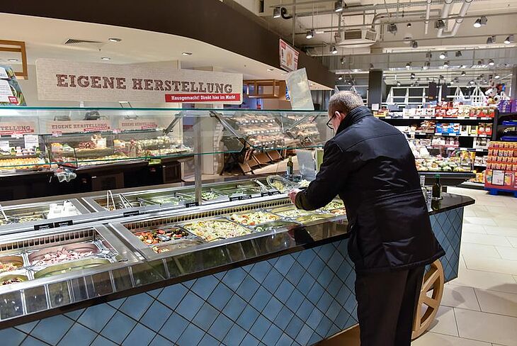 REWE Hamburg Altona, Kreisverkehr statt Einbahnstraße, Kiez, Store-Check, Rundschau, Medialog