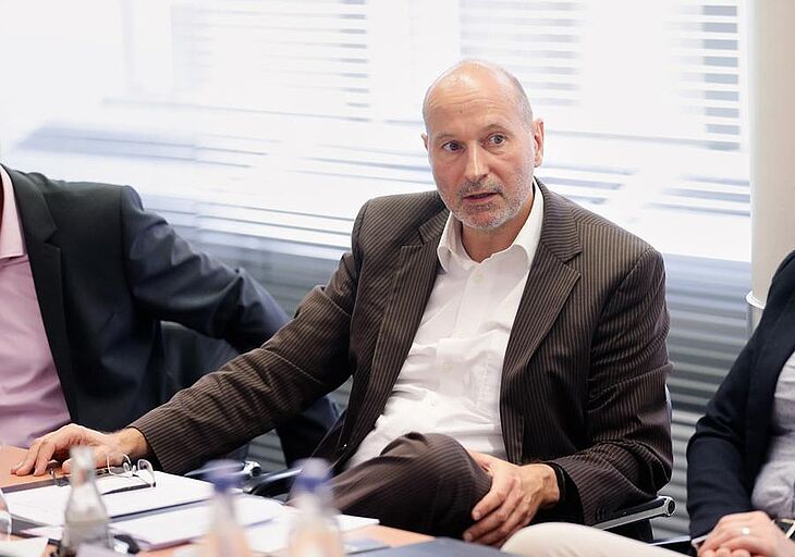 Round Table, AfG, Gespräche, Diskussion, Rundschau, Medialog