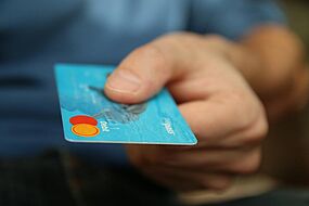Online bestellt, mit Karte bezahlt. "Coronavirus" "Corona" "karte" "kreditkarte"