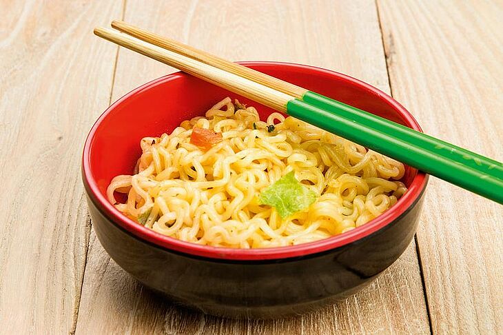 Asiatishe Nudeln, Ramen, Nudeln, Glasnudeln, Pho-Bo-Suppe, Sortiment, Rundschau, Medialog