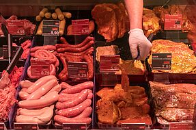 Fleisch in der Diskussion. "Westfleisch" "Fleisch" "Fleischindustrie" "Wolf" "Bratwurst" "Werkverträge"
