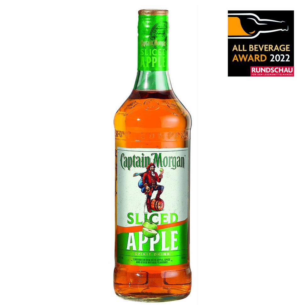 Diageo Germany, Captain Morgan Sliced Apple: Flavoured Spirit auf Premium-Rum-Basis mit süß-saurem Geschmacksprofil. Erhältlich in der 0,7-l-Flasche. Der Alkoholgehalt liegt bei 25 Vol.-%.