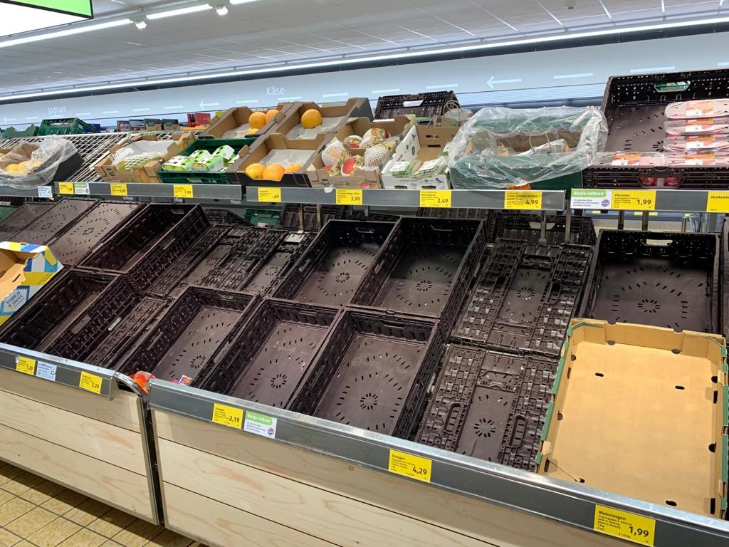 Hamsterkäufe lassen nach, Supermärkte performen besser als Discounter